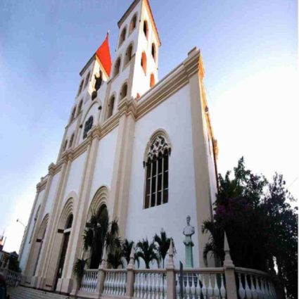 Lasensacional.com Radio-Catedral side